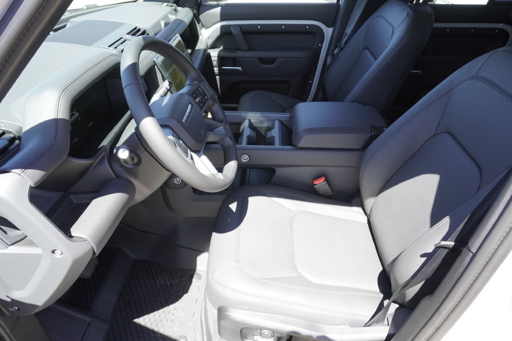 New 2026 Land Rover Defender 110 X-Dynamic SE AWD/4WD image 19