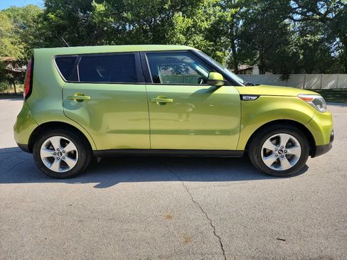 Used 2017 Kia Soul FWD image 8