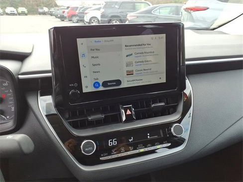 Used 2025 Toyota Corolla LE image 16