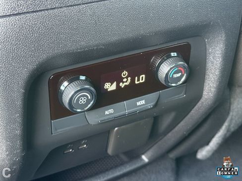 Used 2024 Chevrolet Traverse LT FWD image 28