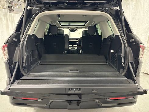 Used 2025 Lincoln Navigator Reserve image 54