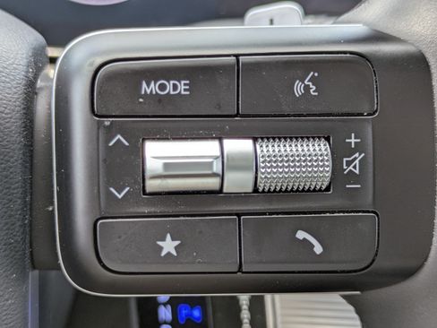 Used 2025 Hyundai Santa Fe SEL FWD image 24