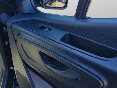 Used 2025 Mercedes-Benz Sprinter 2500 image 6