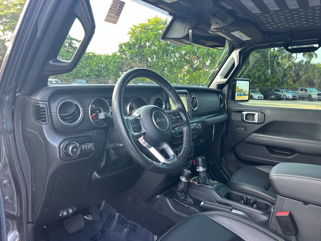 Used 2022 Jeep Wrangler Unlimited Sahara w/ LED Lighting Group AWD/4WD image 11