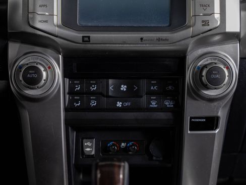 Used 2015 Toyota 4Runner Limited image 37