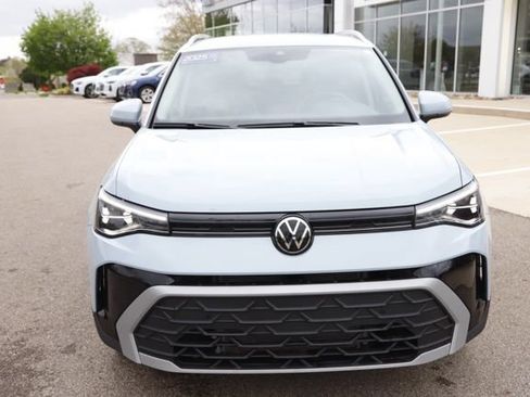 Used 2025 Volkswagen Taos SE FWD image 9