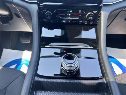 New 2025 Jeep Grand Cherokee Laredo X w/ Luxury Tech Group I image 17