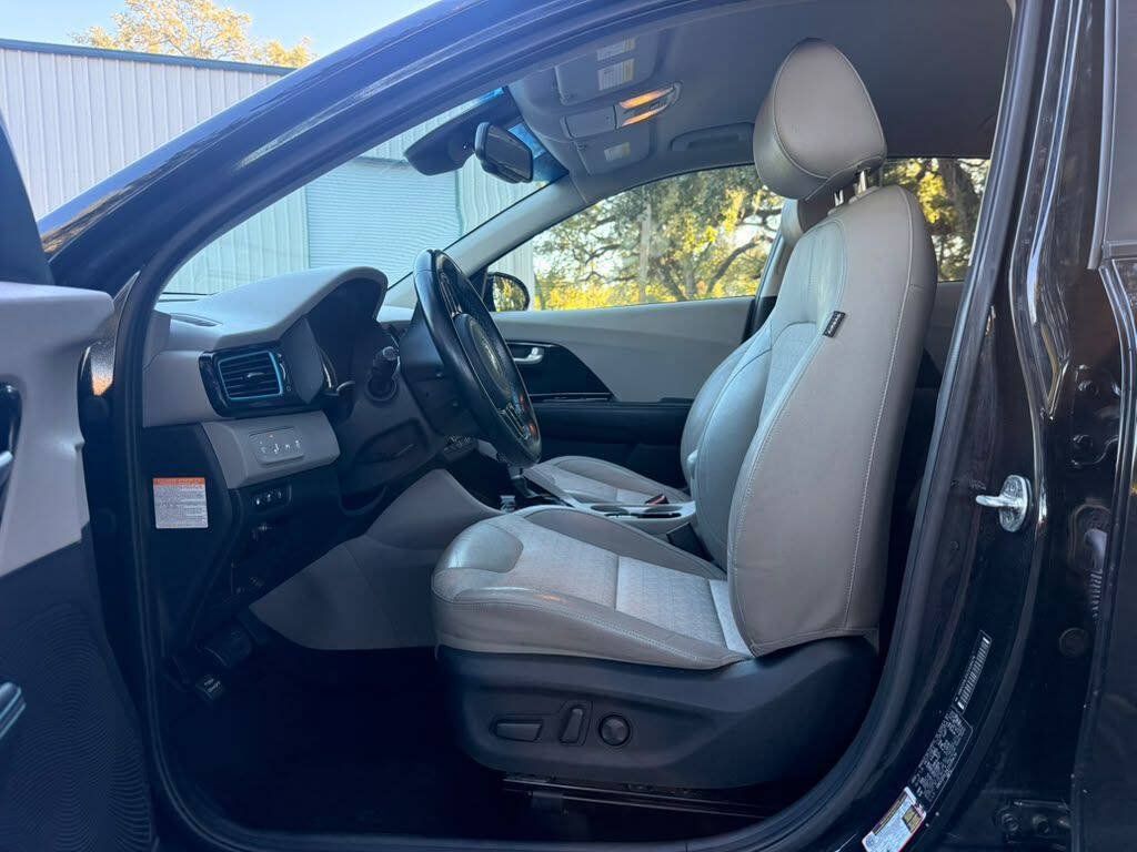 Used 2018 Kia Niro EX FWD image 12
