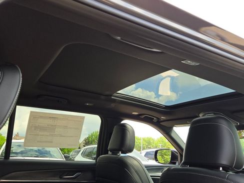 New 2025 Jeep Grand Cherokee L Overland image 12