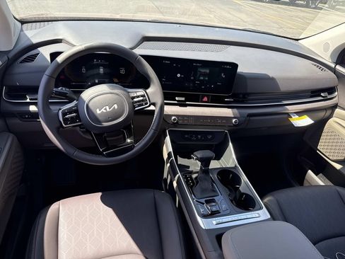 New 2026 Kia Carnival EX FWD image 6
