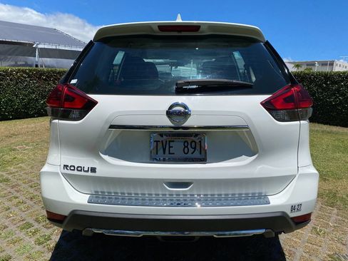 Used 2019 Nissan Rogue S FWD image 24