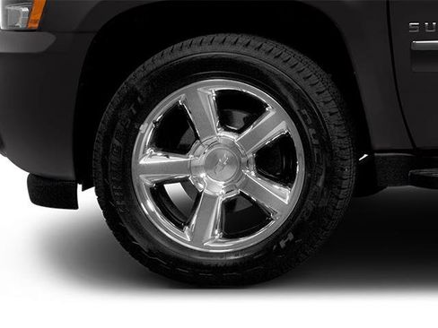 Used 2014 Chevrolet Suburban LS image 11