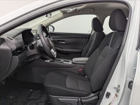 Used 2025 Nissan Sentra SV image 14