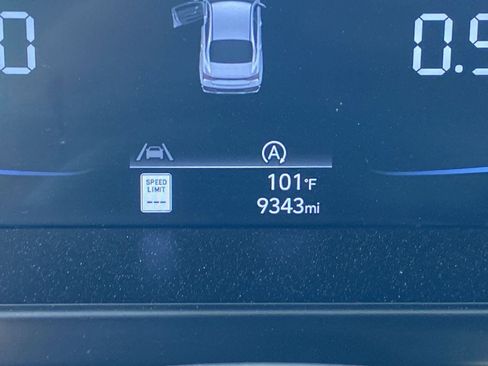 Certified 2025 Hyundai Elantra SE FWD image 30