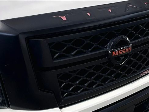 Used 2021 Nissan Titan PRO-4X w/ Pro-4x Convenience Package AWD/4WD image 29