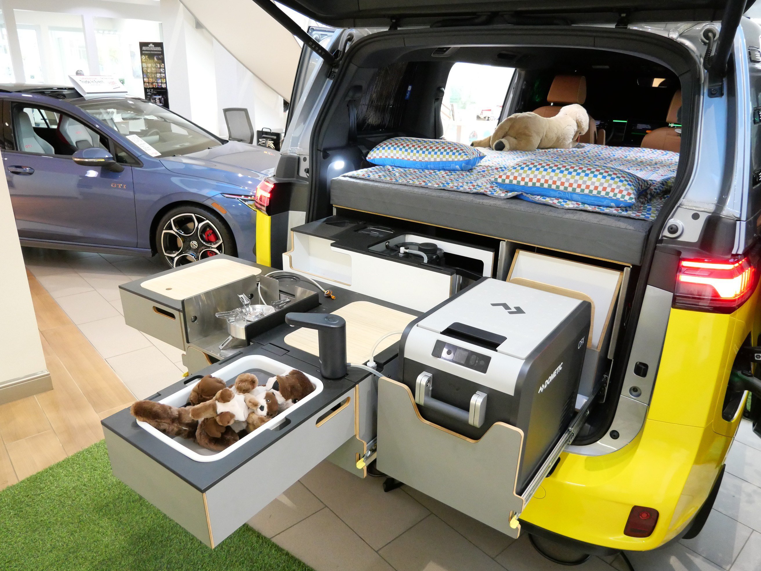 New 2025 Volkswagen ID. Buzz Pro S RWD image 13