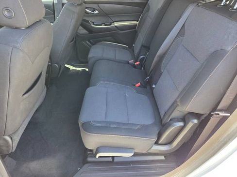 Used 2019 Chevrolet Traverse LT FWD image 12