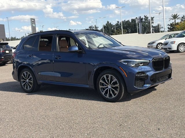 Used 2022 BMW X5 M50i AWD/4WD image 3