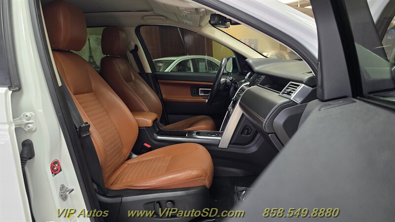 Used 2017 Land Rover Discovery Sport HSE Luxury AWD/4WD image 16