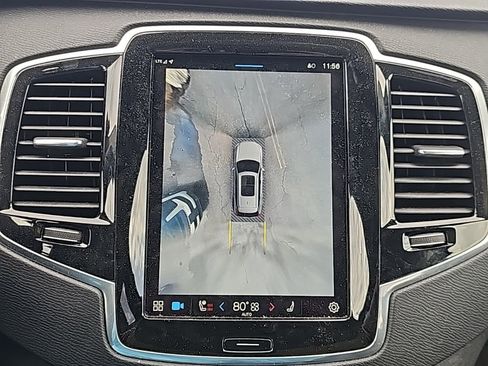Used 2025 Volvo XC90 B6 Plus image 9