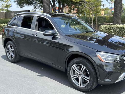 Used 2020 Mercedes-Benz GLC 300 4MATIC w/ Premium Package image 49