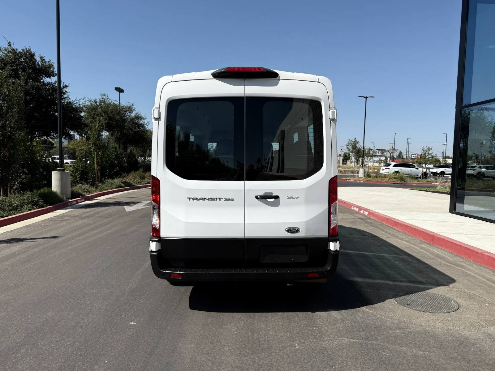 Used 2021 Ford Transit 350 XLT RWD image 8