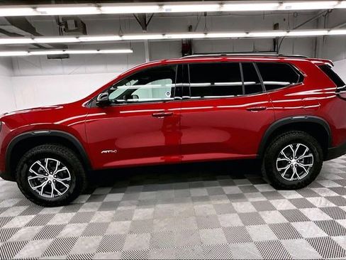 Used 2025 GMC Acadia AT4 w/ Luxury Package image 14