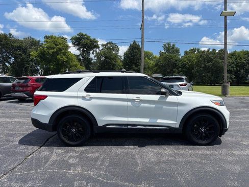Used 2020 Ford Explorer XLT w/ Equipment Group 202A AWD/4WD image 6