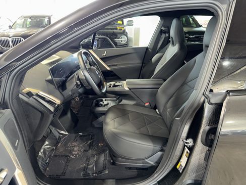 Used 2025 BMW iX xDrive50 w/ Sport Package AWD/4WD image 19