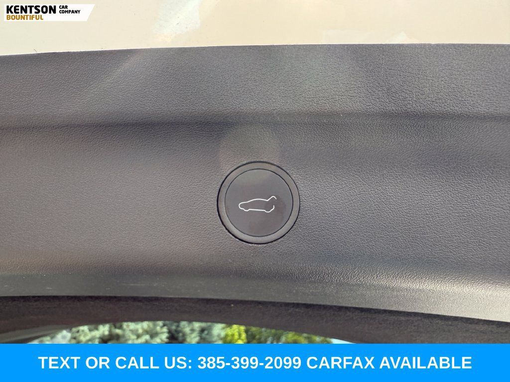 Used 2023 Tesla Model Y Long Range AWD/4WD image 31