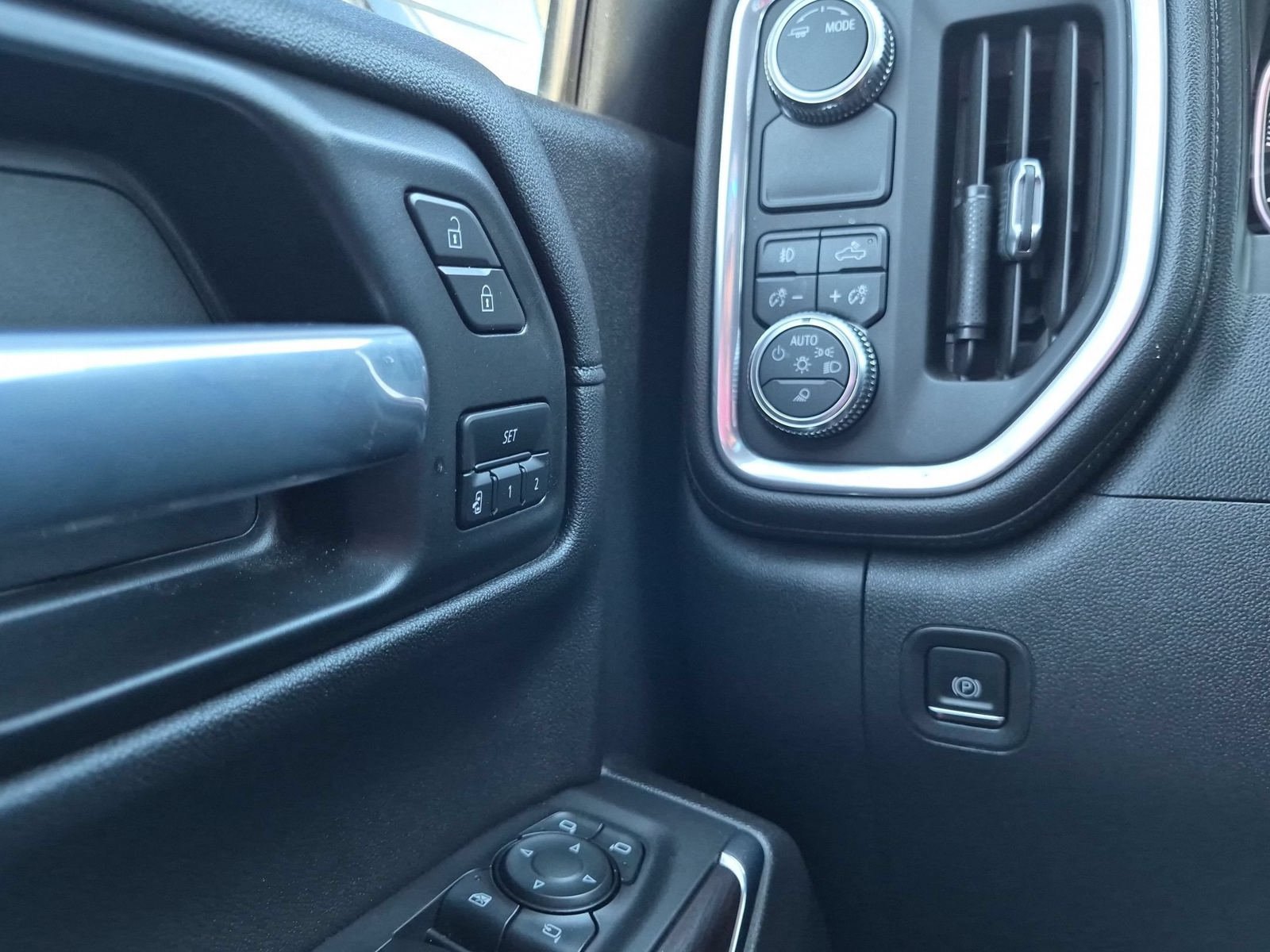 Used 2021 GMC Sierra 1500 SLT RWD image 16