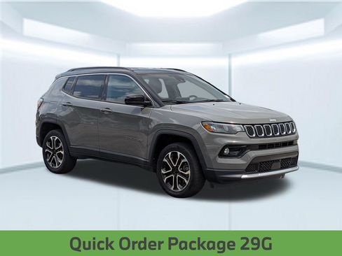 Used 2023 Jeep Compass Limited AWD/4WD image 10