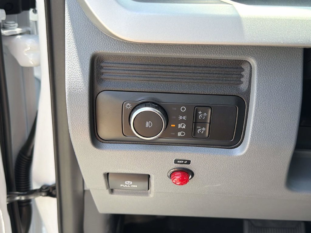 New 2026 Ford F550 4x4 Regular Cab Super Duty image 30