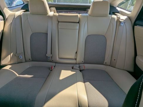 Used 2018 Honda Clarity Plug-In Hybrid image 17