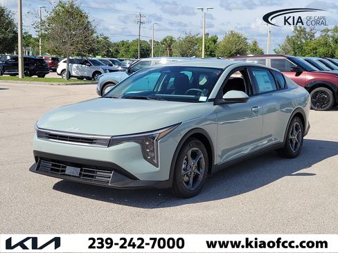 New 2026 Kia K4 FWD image 3