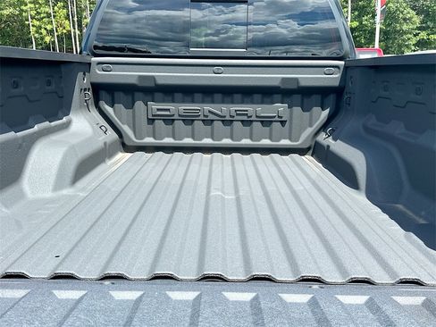 New 2024 GMC Canyon Denali w/ LPO, Denali Black Edition image 16