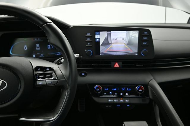 Used 2025 Hyundai Elantra Sport FWD image 23
