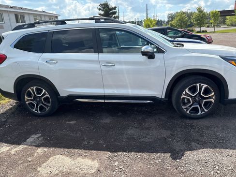 Used 2023 Subaru Ascent Touring AWD/4WD image 9