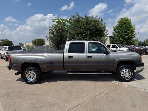 Used 2005 Chevrolet Silverado 3500 LT w/ Heavy-Duty Power Package AWD/4WD image 53