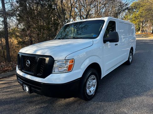 Used 2019 Nissan NV 1500 SV image 2