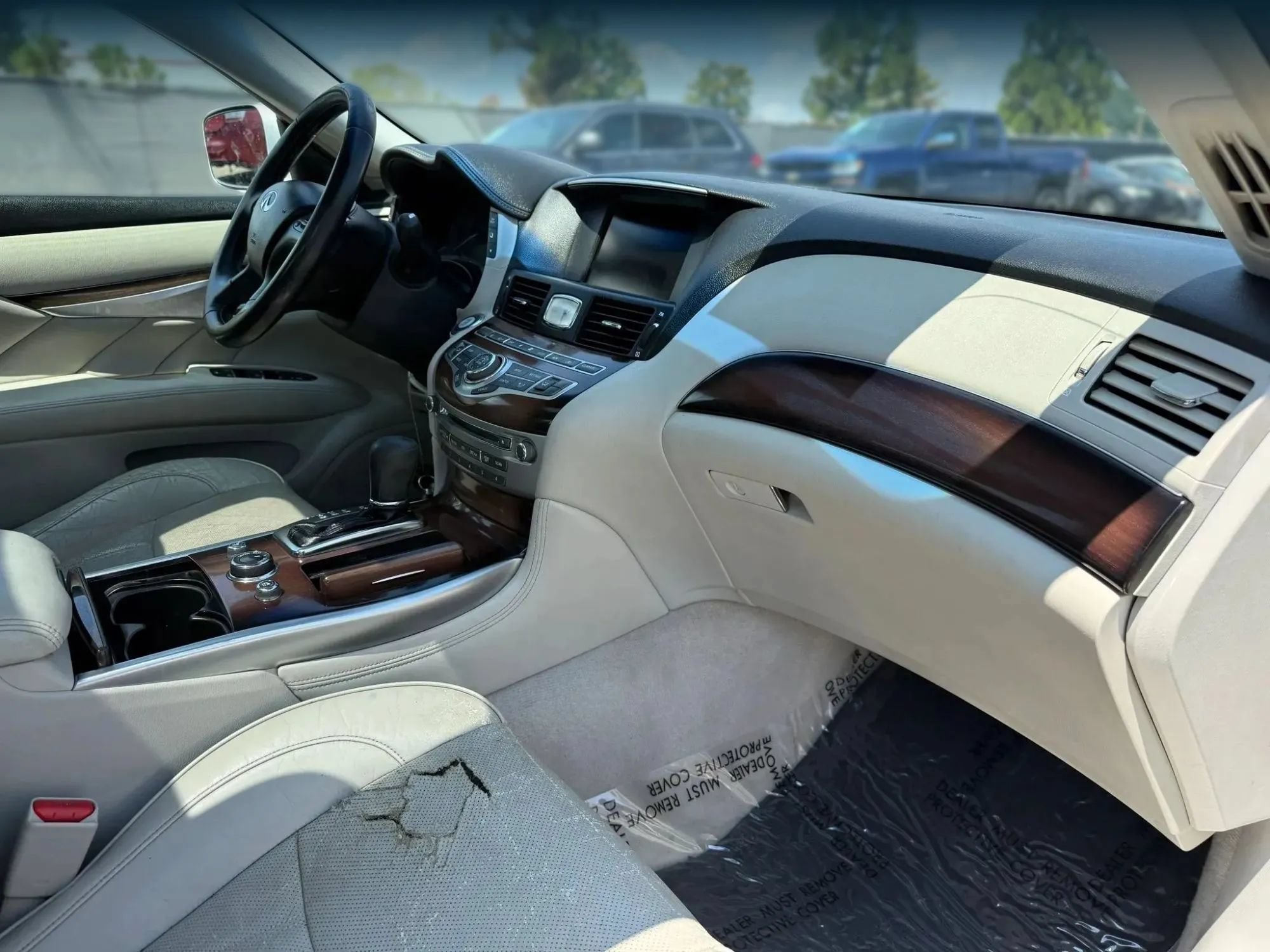 Used 2011 INFINITI M37 w/ Deluxe Touring Pkg RWD image 19