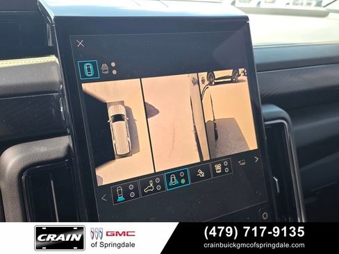 Used 2025 GMC Yukon XL AT4 w/ AT4 Premium Plus Package AWD/4WD image 18