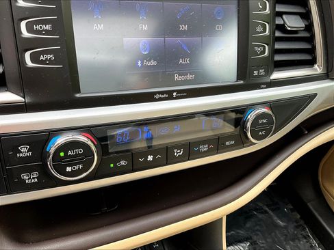 Used 2014 Toyota Highlander XLE AWD/4WD image 15