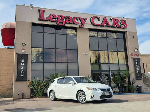Used 2014 Lexus CT 200h image 2