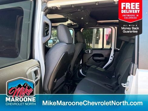 Used 2024 Jeep Gladiator Rubicon w/ Convenience Group AWD/4WD image 16