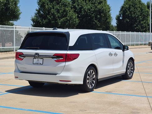 Certified 2024 Honda Odyssey EX-L image 6