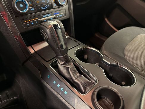 Used 2018 Ford Explorer XLT FWD image 17