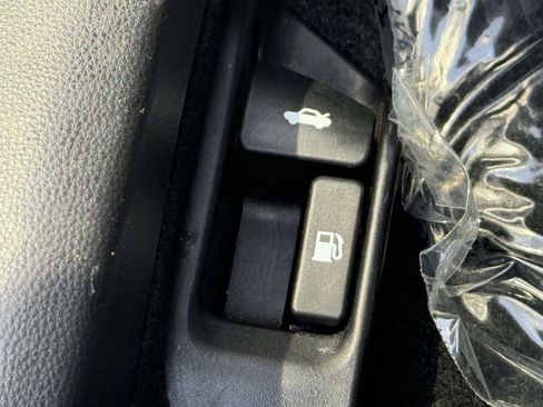 Used 2022 Toyota Corolla LE FWD image 28