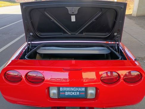 Used 1998 Chevrolet Corvette Convertible w/ Memory Pkg image 57
