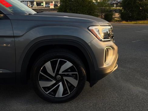 Used 2025 Volkswagen Atlas SE image 8